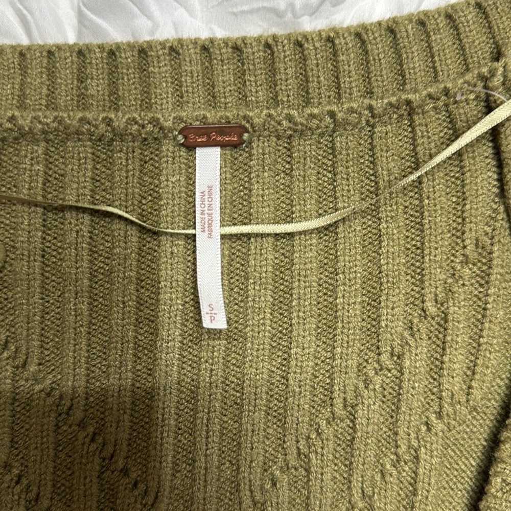 Free People.   Green Bodycon Sweater Dress with Bishop Sleeves. - Picture 8 of 13